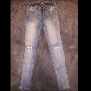 Abercrombie & Fitch Lightwash Jeans size 6 Regular